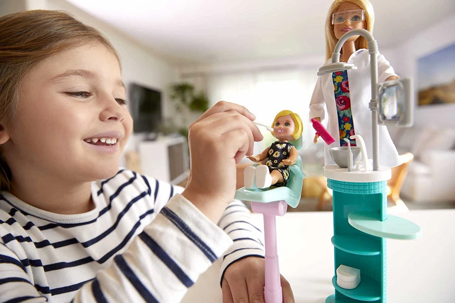 Barbie Career Doll & Playset - Dentist Blonde Hair