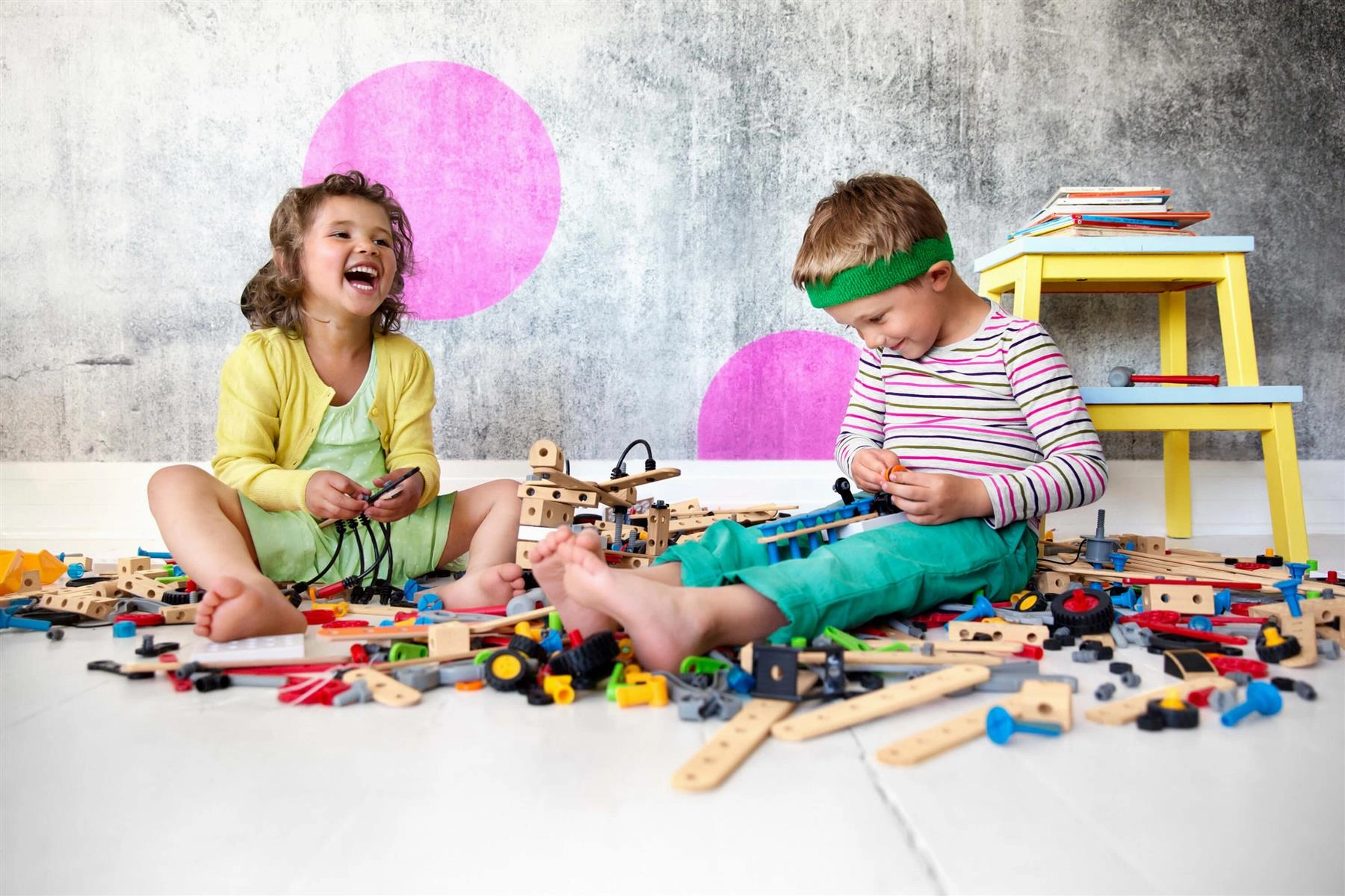 Brio Builder 34604 Activity Set 201 PC Construction Toy for Age 3 & Up