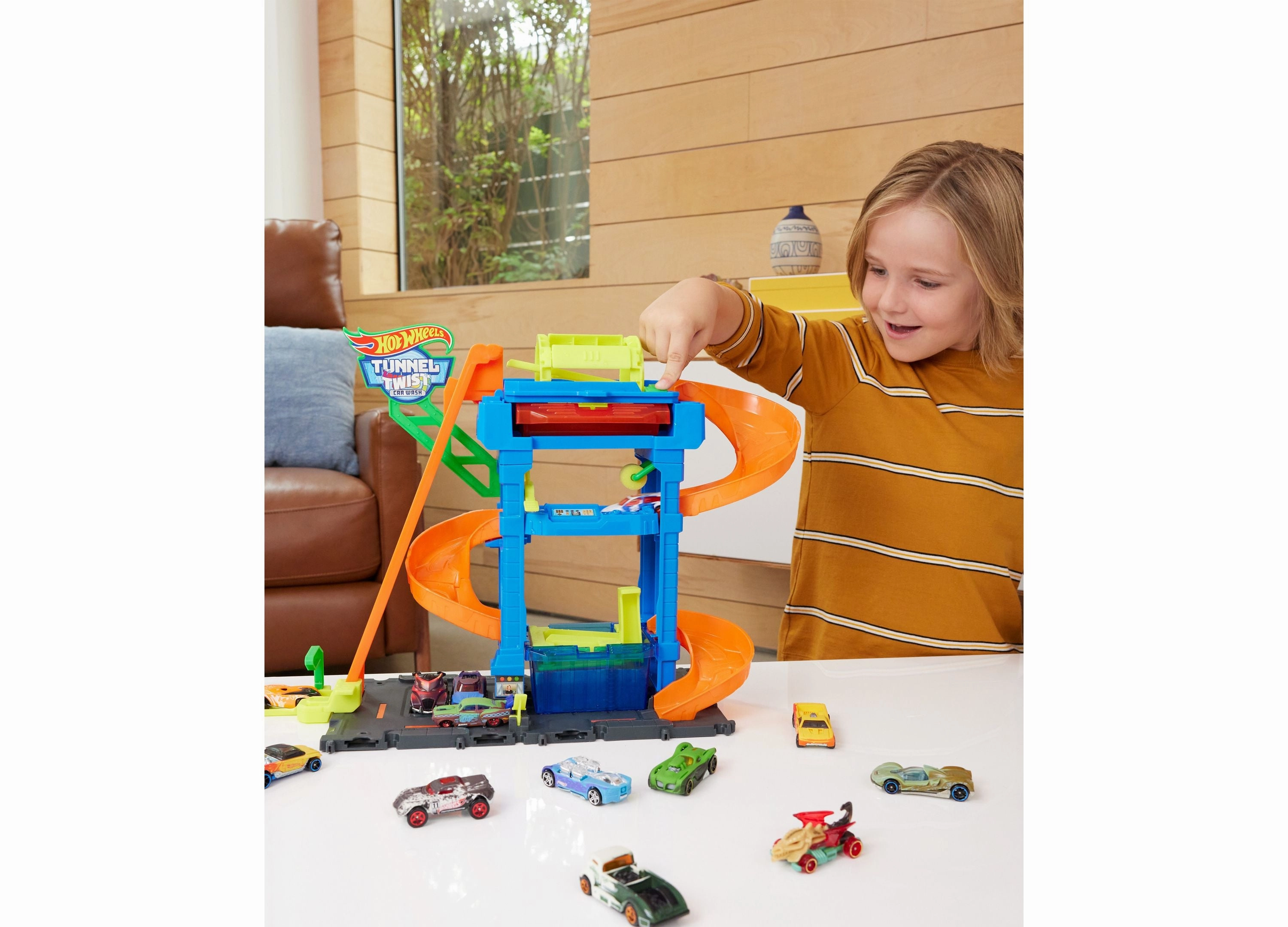 Hot Wheels City Tunnel Twist Car Wash Color Shifters Playset