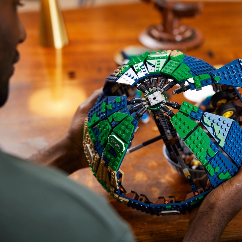 LEGO 21332 Ideas The Globe