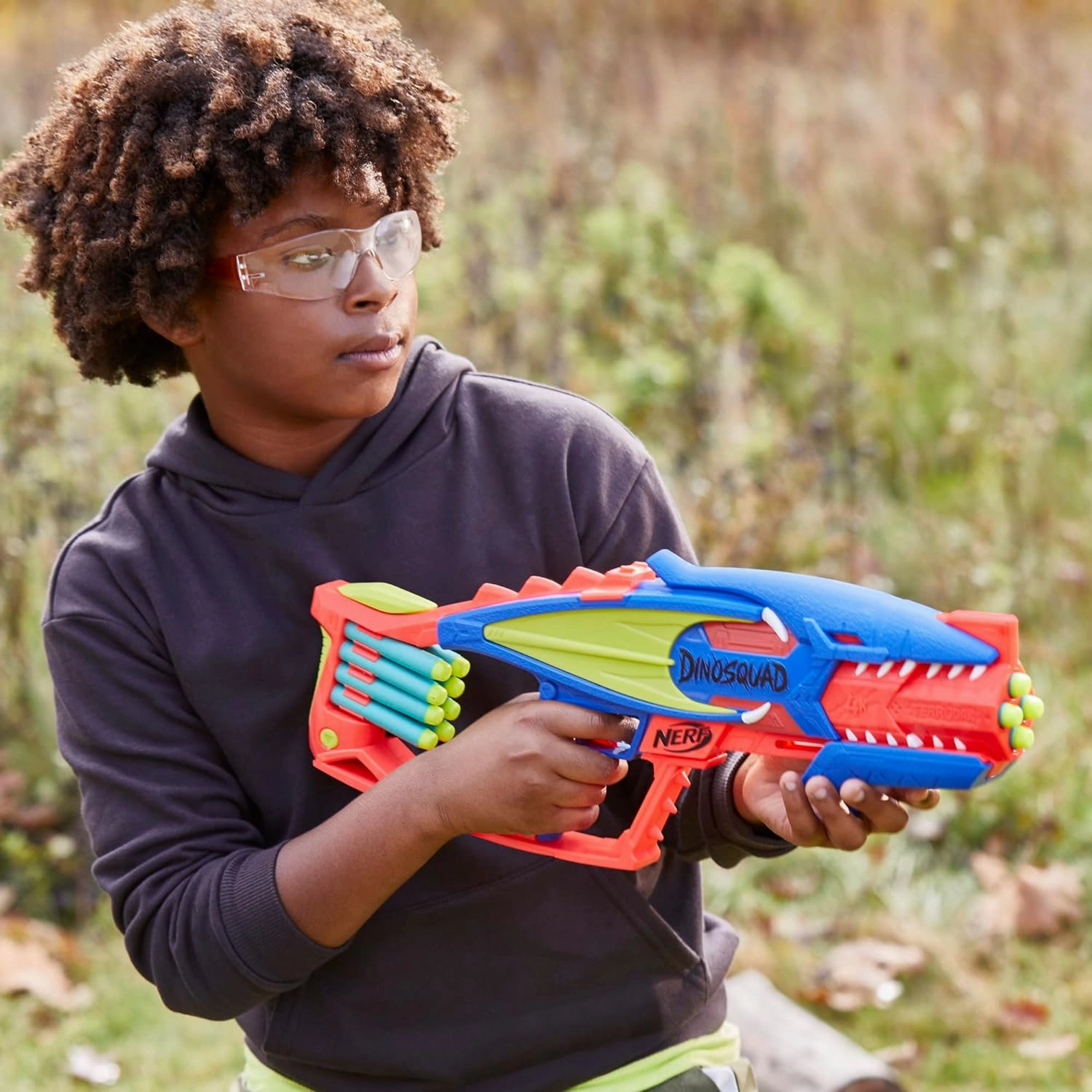Nerf Dinosquad Terrodak, 4 Dart Blasting, Dart Storage, 12 Nerf Elite Darts, Dinosaur Design, Toy Foam Nerf Blaster for Kids Outdoor Games,Multicolor