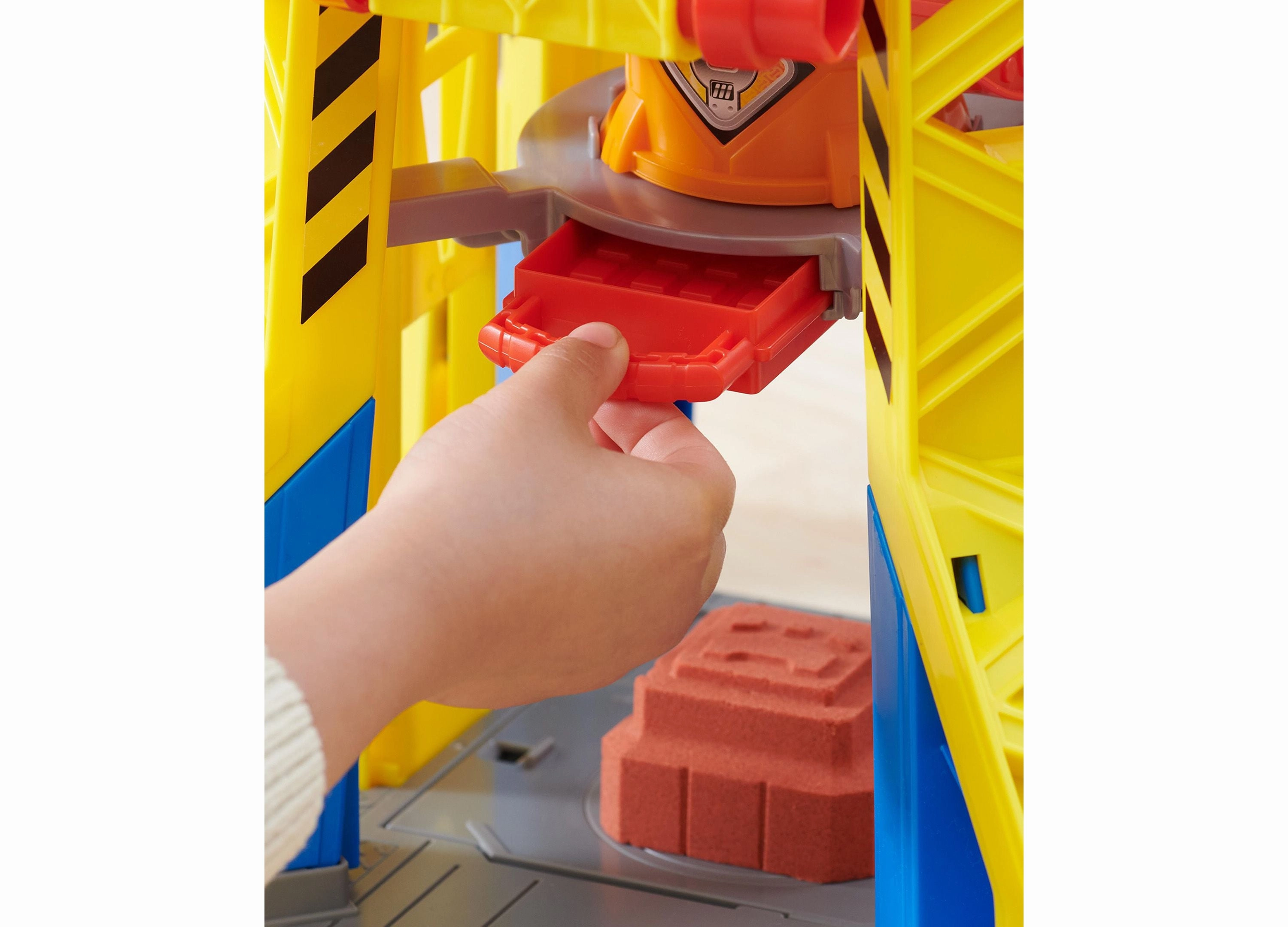 Rubble & Crew Bark Yard Crane Tower Playset with Kinetic Sand and Action Figure