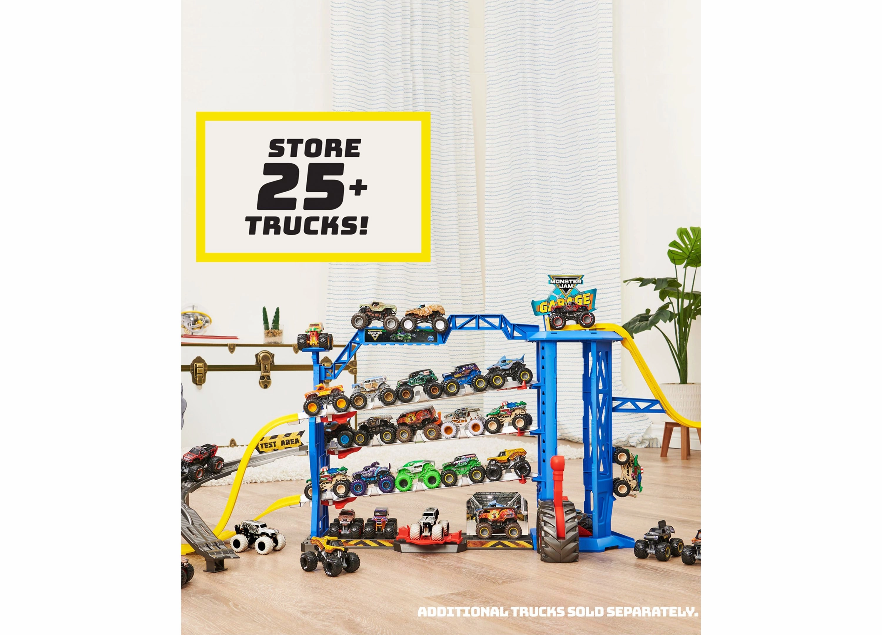 Spin Master Monster Jam 40th Anniversary Garage Playset with Exclusive Die-Cast Truck