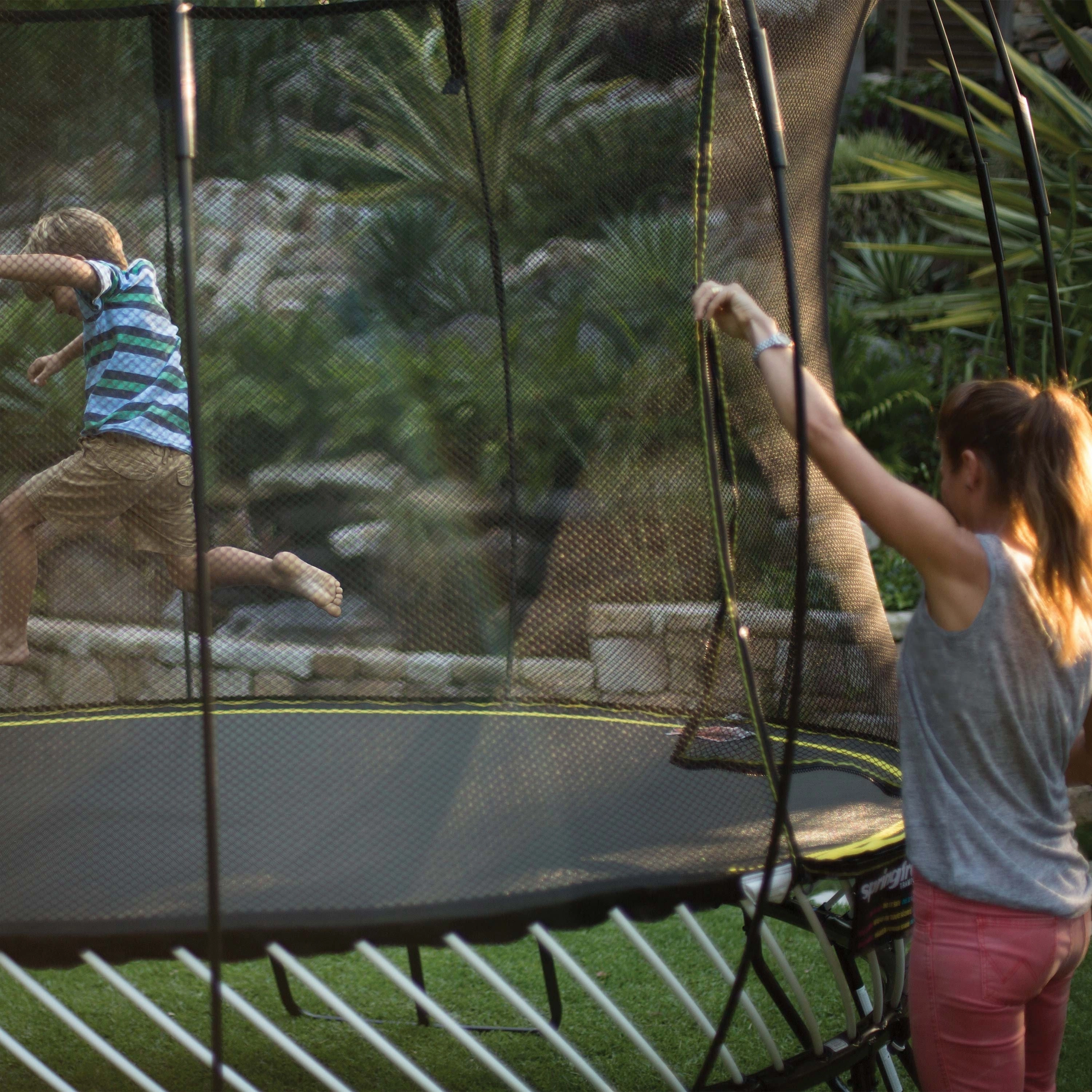Springfree Compact Round Trampoline With Enclosure - Outdoor Trampoline Activity Toy